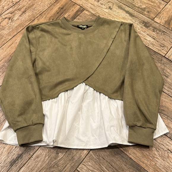 THML faux suede cross over top poplin crewneck medium green - Picture 2 of 6